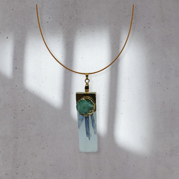 Selenite pendant necklace - Picture 5 of 9